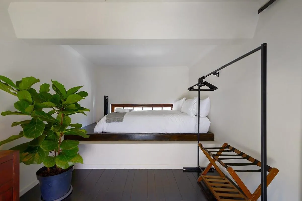 Appartement Substation Turned Cozy Retreat In Sea Point à Le Cap