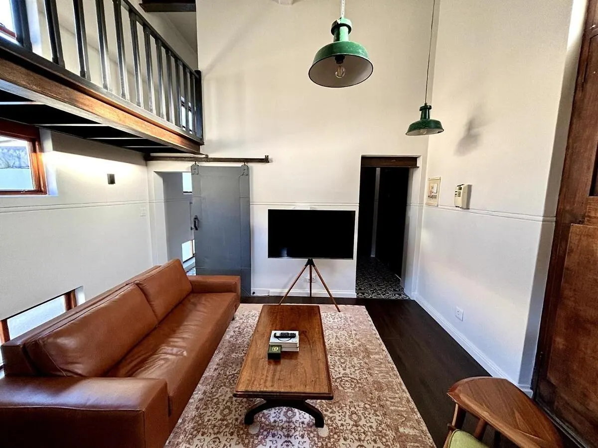 Appartement Substation Turned Cozy Retreat In Sea Point à Le Cap Afrique du Sud